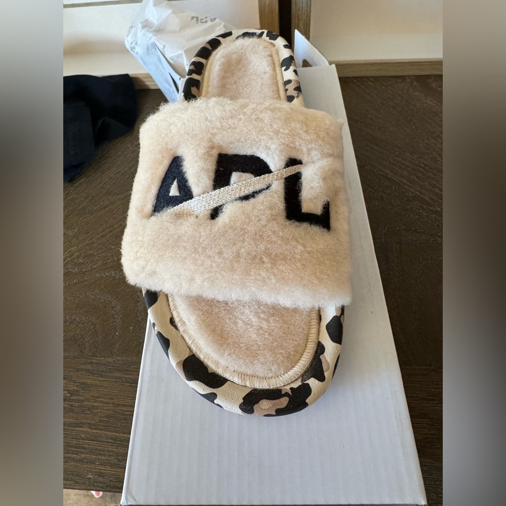 APL Women's Shearling Slide in the "Parchment/Black/Leopard". SZ 8. NIB - Picture 2 of 3